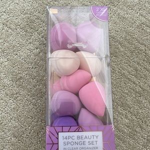NWT Thinkspace 14 piece beauty sponge set